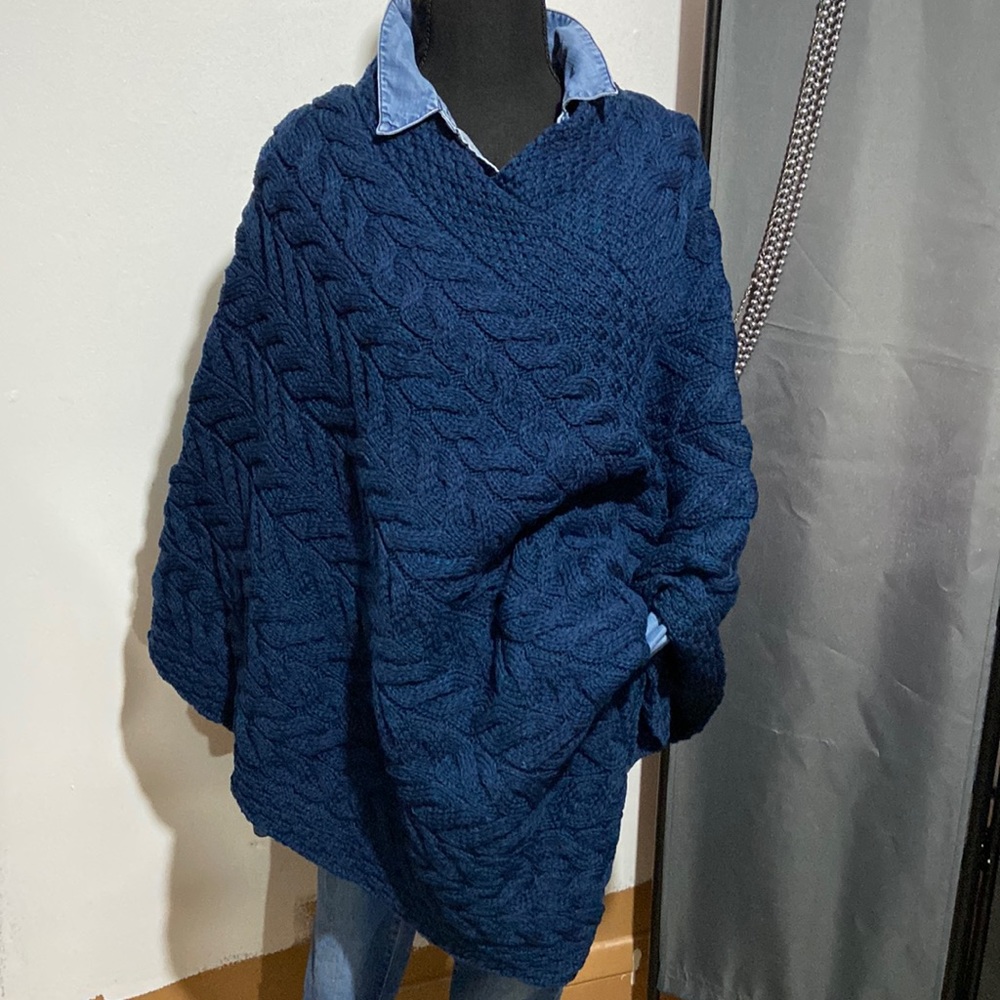 Kilronan Merino Wool Poncho. NWT
